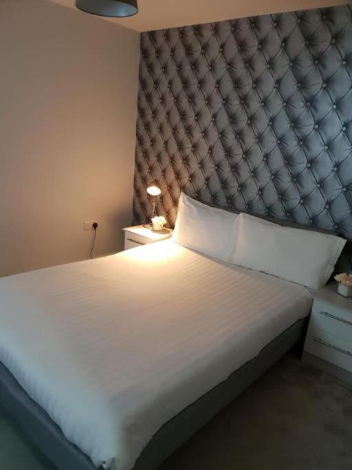 Luxury 9Ine Beautiful Bull Ring Apartment Free Parking Бирмингам Екстериор снимка